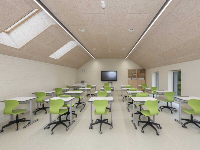 INREAL grupė užbaigė II etapą darželio-mokyklos pastato plėtros Pavilnyje