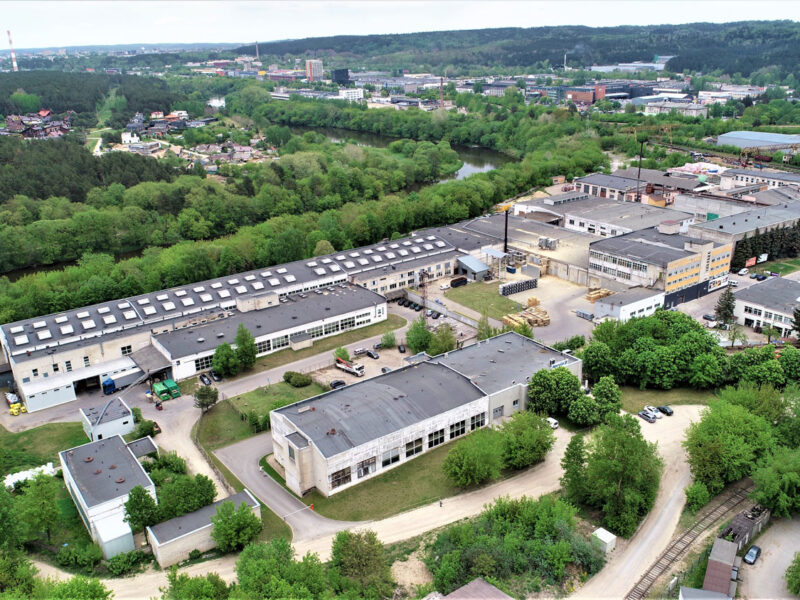 „Inreal“ grupė pardavė „Gintaro baldams“ pastatų kompleksą Paneriuose